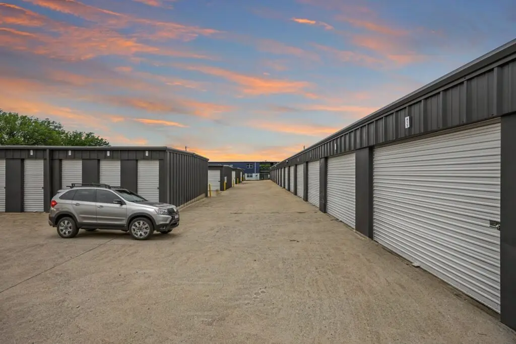 Drive-up storage units at Mount Storage Benbrook